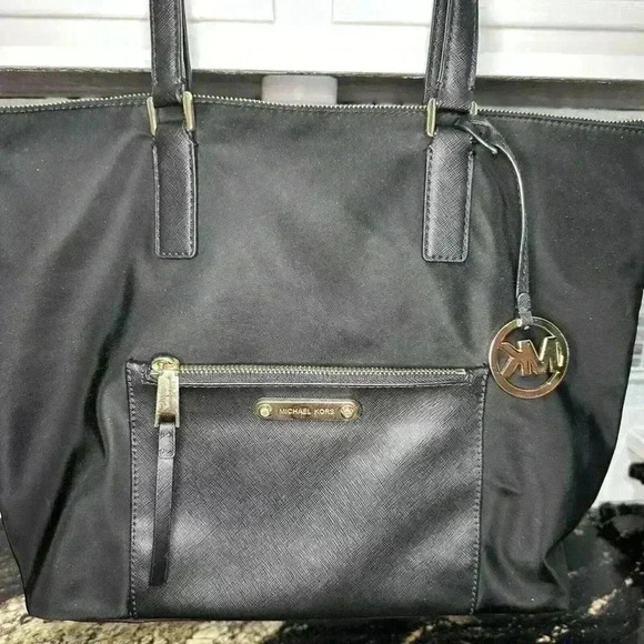 Michael Kors Ariana Large Nylon ToteShoulder Bag with Leather Handles Black! - Picture 2 of 10